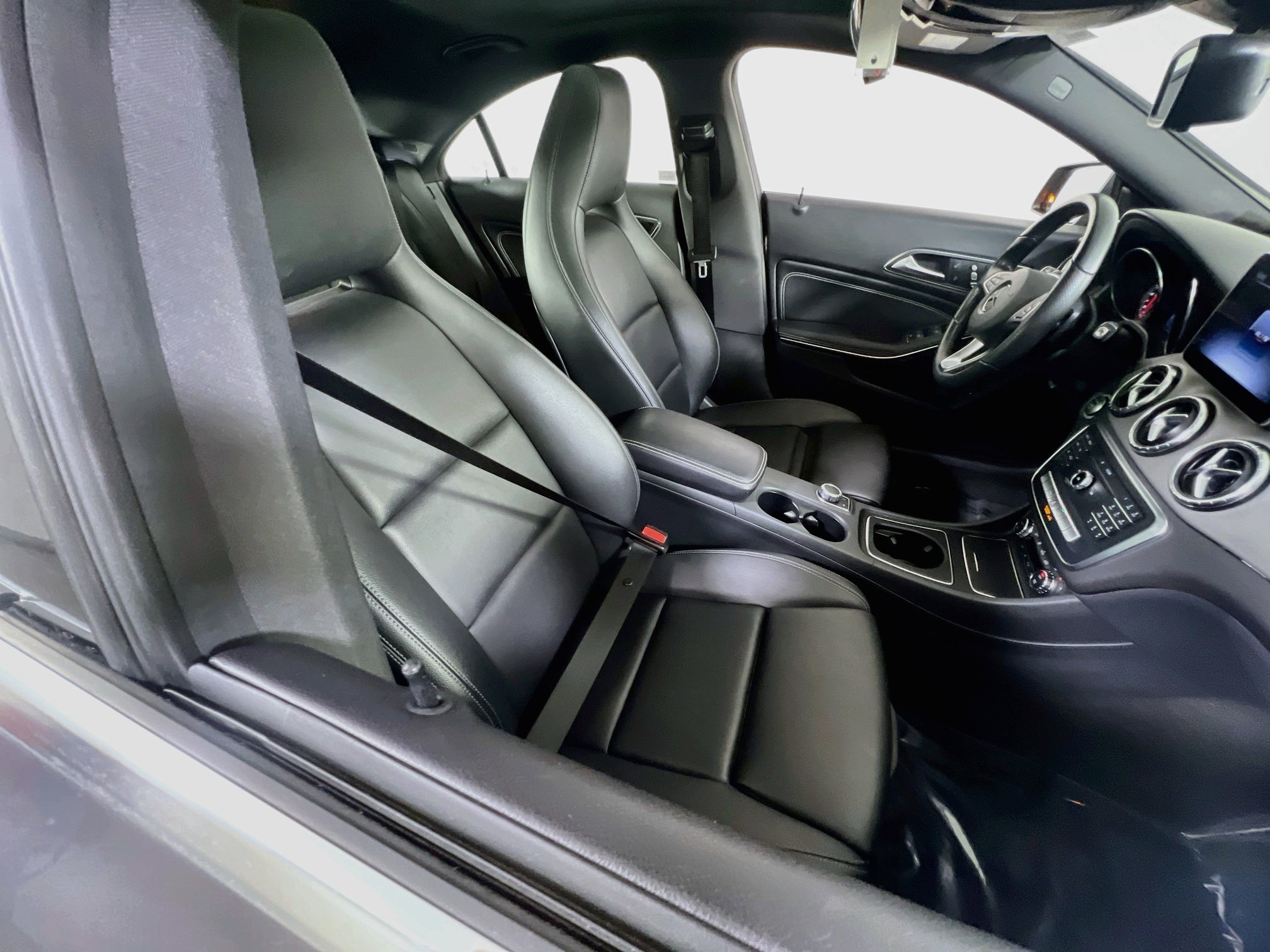 Used 2019 Mercedes-Benz CLA 250 4MATIC image 26