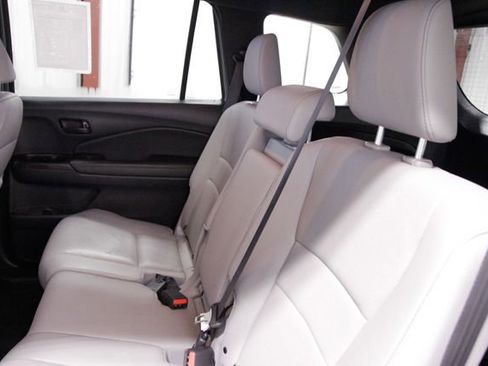 Certified 2023 Honda Passport EX-L image 19