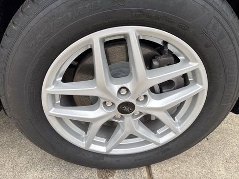 Used 2024 Ford Edge SEL w/ Convenience Package image 9