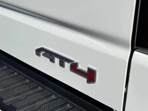 Used 2023 GMC Sierra 1500 AT4 w/ AT4 Premium Package AWD/4WD image 10