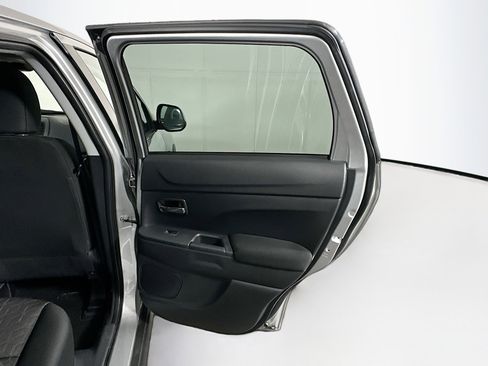 Used 2025 Mitsubishi Outlander Sport SE image 27