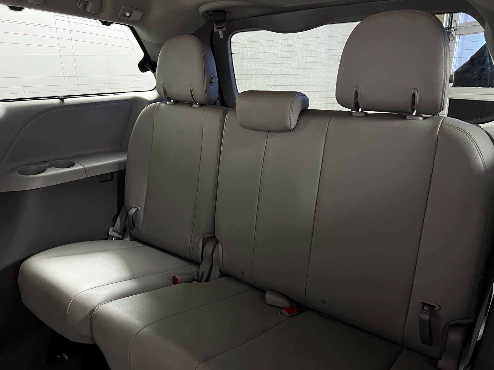 Used 2017 Toyota Sienna XLE Premium FWD image 25