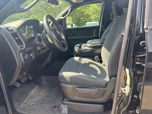 Used 2024 RAM 2500 Tradesman w/ Chrome Appearance Group AWD/4WD image 11