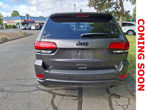 Used 2020 Jeep Grand Cherokee Altitude AWD/4WD image 5