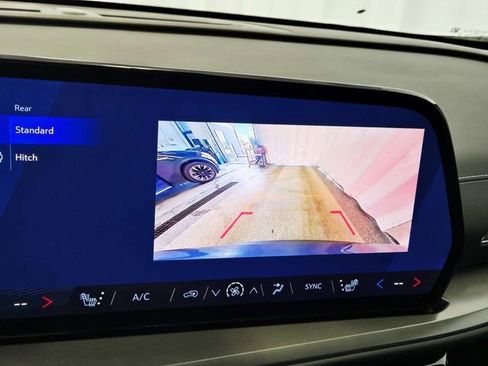 New 2026 Chevrolet Traverse LT image 22