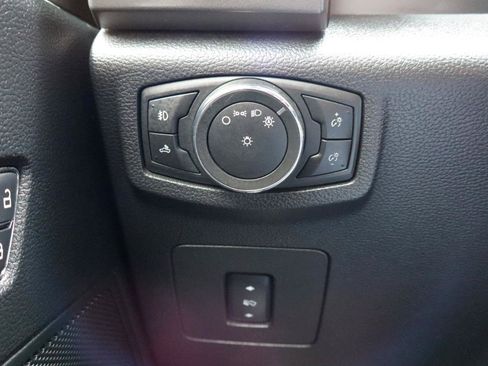 Used 2017 Ford F150 XLT w/ Equipment Group 302A Luxury AWD/4WD image 28