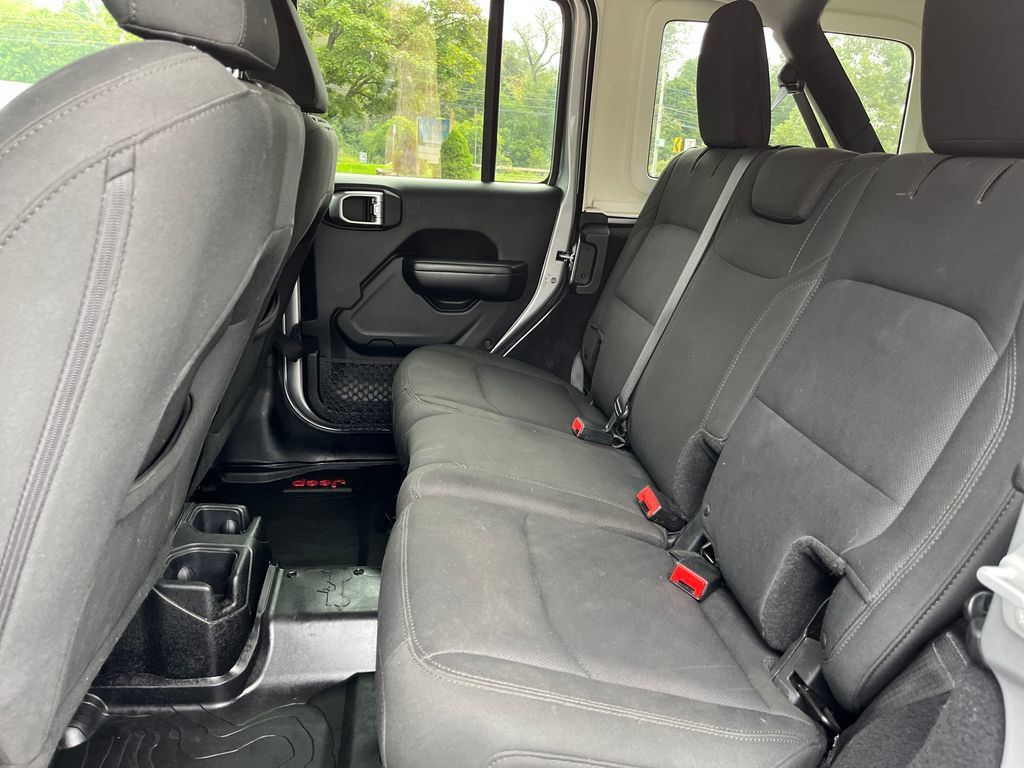 Used 2018 Jeep Wrangler Unlimited Sport S AWD/4WD image 29