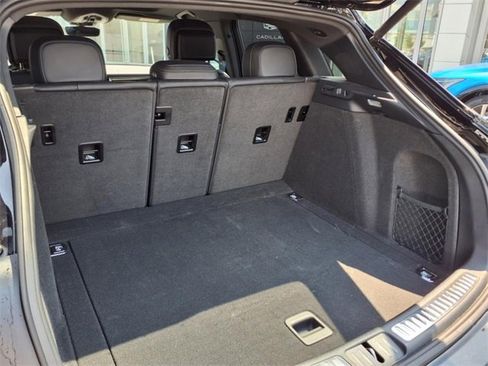 Used 2024 Porsche Macan image 18