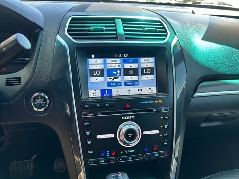 Used 2017 Ford Explorer Limited w/ Equipment Group 301A AWD/4WD image 19