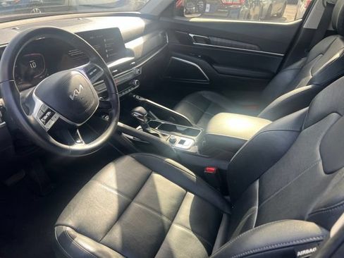 Used 2024 Kia Telluride EX w/ EX Captain's Chair Package FWD image 7