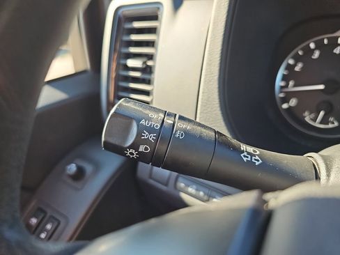 Used 2023 Nissan Frontier SV w/ Midnight Edition Package image 29