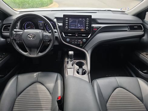 Used 2021 Toyota Camry SE FWD image 13