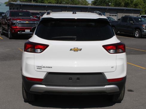 Used 2025 Chevrolet TrailBlazer LT AWD/4WD image 6