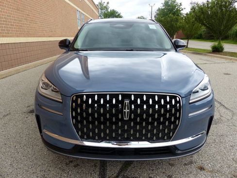 Used 2025 Lincoln Corsair Reserve w/ Equipment Group 202A FWD image 12