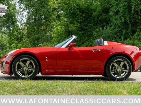 Used 2007 Pontiac Solstice GXP w/ Premium Package RWD image 8