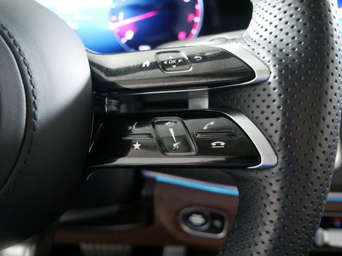 Used 2024 Mercedes-Benz GLS 450 4MATIC image 28