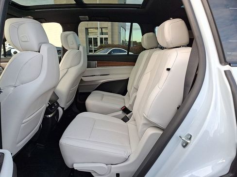 New 2026 Cadillac Vistiq Luxury image 5