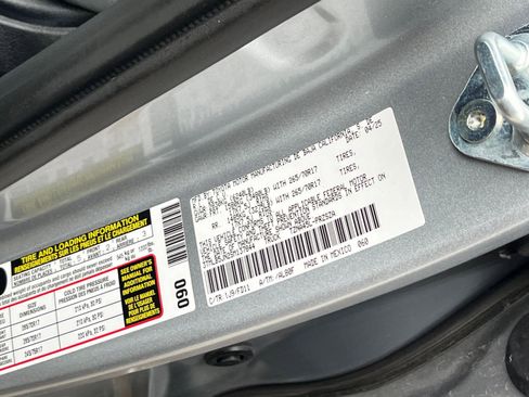 Used 2025 Toyota Tacoma TRD Off-Road image 27