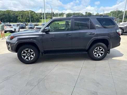 Used 2023 Toyota 4Runner TRD Off-Road Premium w/ Moonroof Package AWD/4WD image 4