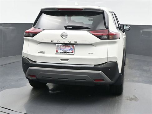 Used 2023 Nissan Rogue SV image 5