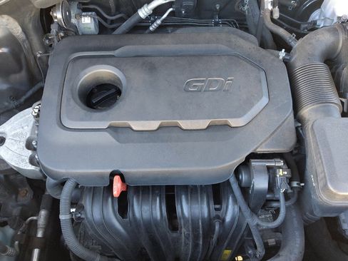 Used 2017 Hyundai Santa Fe Sport image 30