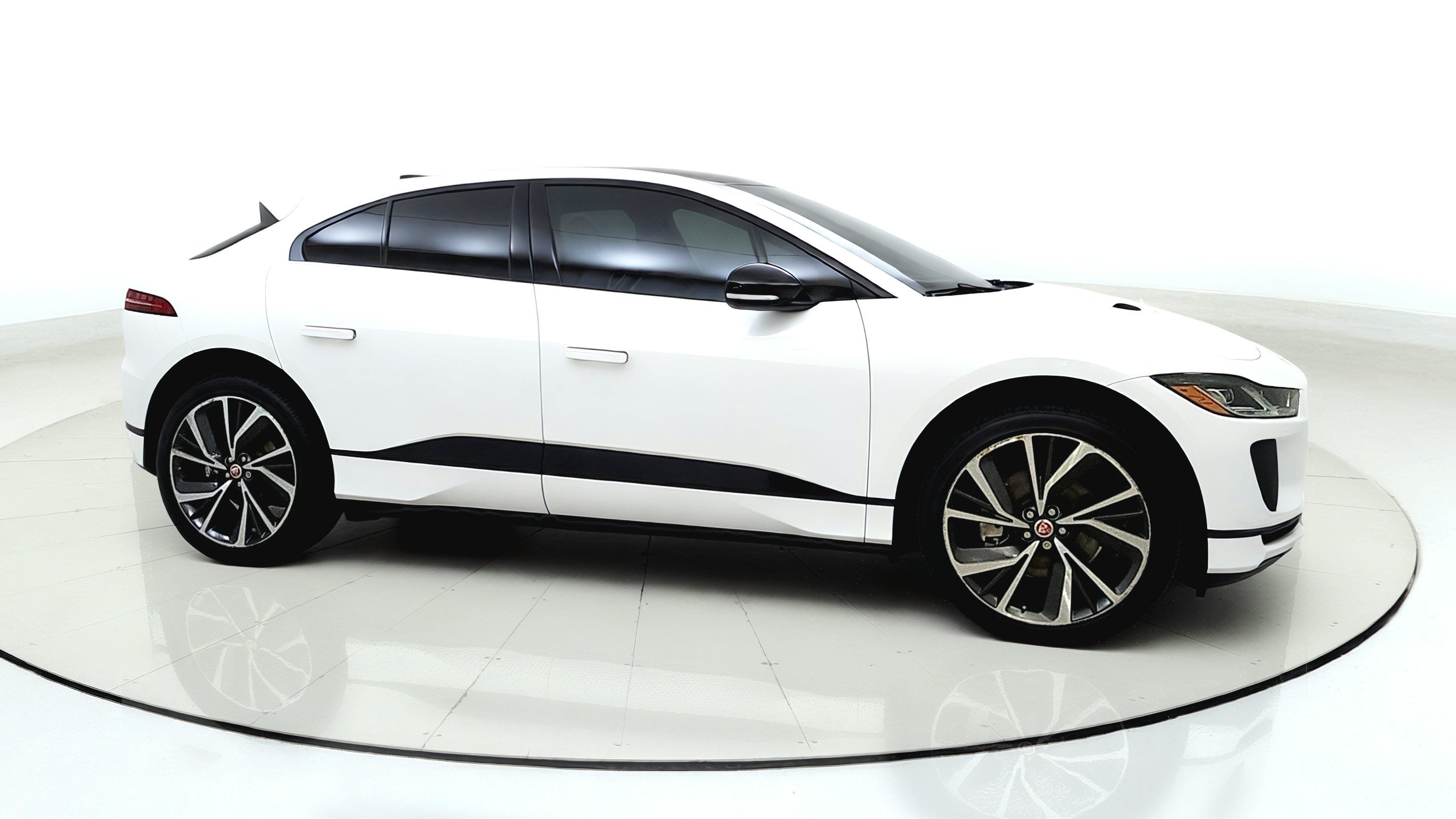 Used 2023 Jaguar I-PACE HSE AWD/4WD image 8