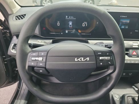 Used 2025 Kia K4 FWD image 23