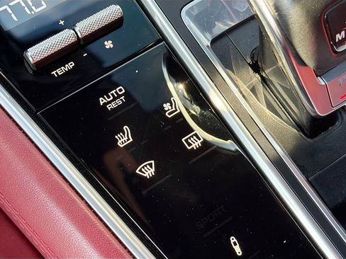 Used 2023 Porsche Panamera 4 Platinum Edition image 21