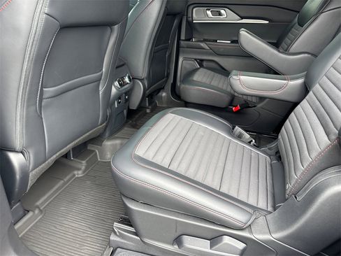 Used 2025 Ford Explorer ST-Line w/ Premium Package image 21