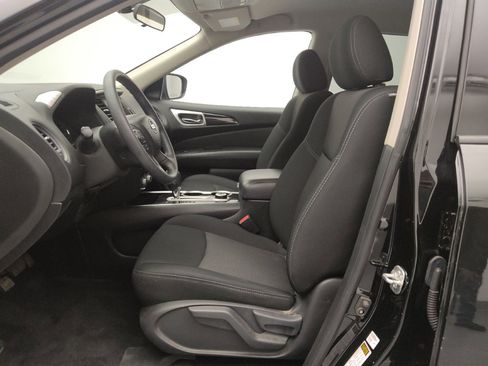 Used 2019 Nissan Pathfinder S image 17