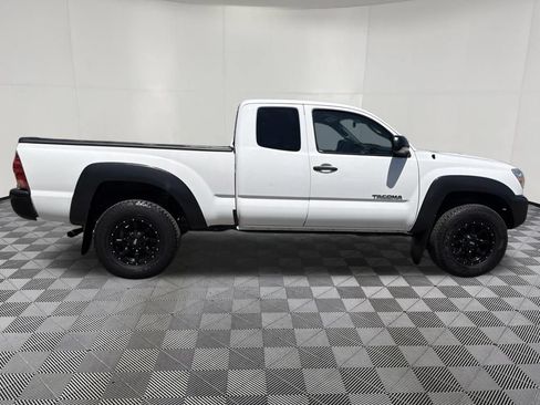 Used 2014 Toyota Tacoma 4x4 Access Cab w/ Convenience Package image 11