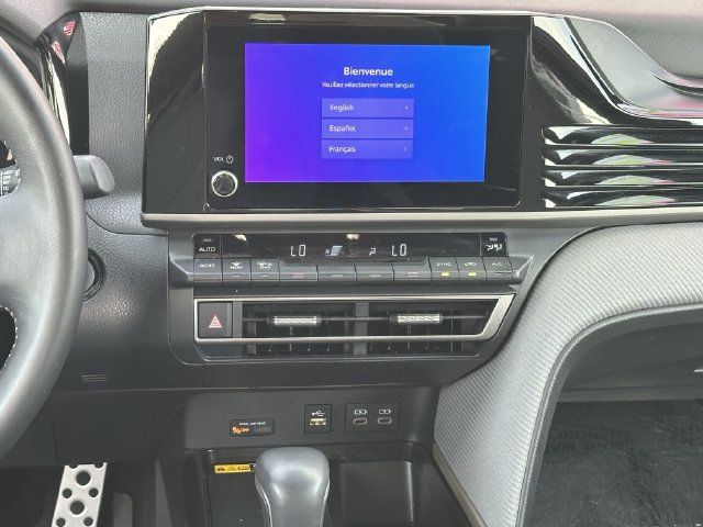 Used 2025 Toyota Camry SE w/ Convenience Package FWD image 16