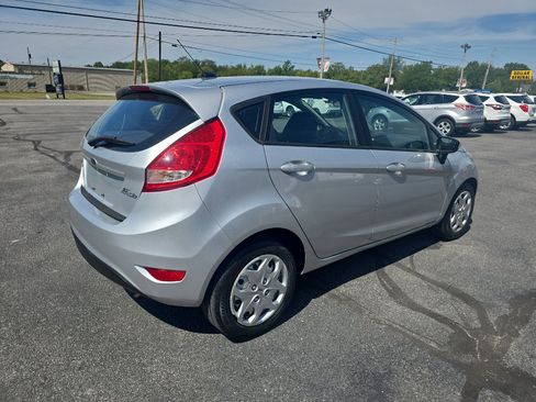 Used 2013 Ford Fiesta SE image 6
