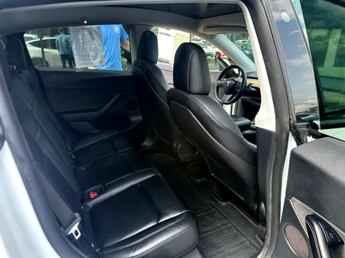 Used 2021 Tesla Model Y Performance image 18