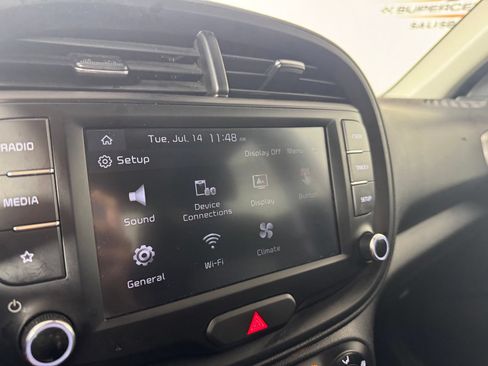Used 2025 Kia Soul LX FWD image 14