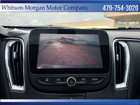 Used 2017 Chevrolet Malibu LT FWD image 24
