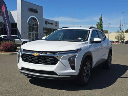 Used 2025 Chevrolet Trax LT