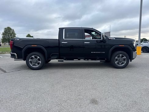 New 2026 GMC Sierra 2500 SLT w/ SLT Premium Package AWD/4WD image 8