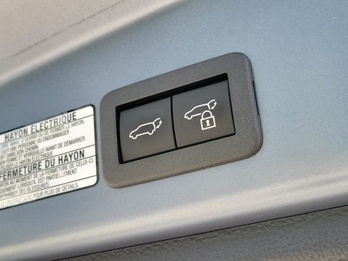 Used 2024 Toyota Corolla Cross AWD Hybrid w/ Convenience Package image 11