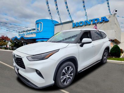 Used 2022 Toyota Highlander XLE