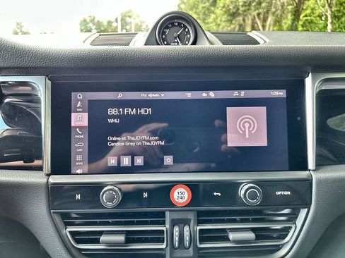 Certified 2026 Porsche Macan image 12