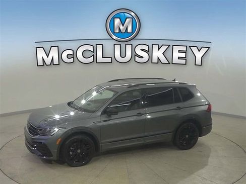 Used 2022 Volkswagen Tiguan SE R-Line image 1