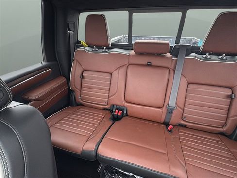 Used 2024 GMC Sierra 2500 Denali Ultimate image 25