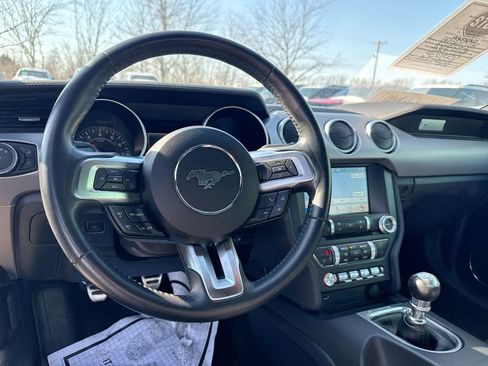 Used 2018 Ford Mustang GT Premium image 14