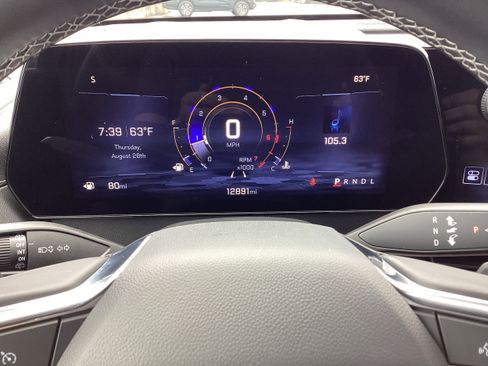 Used 2025 Chevrolet Traverse LT image 19