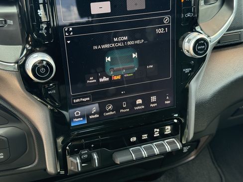 Used 2026 RAM 2500 Laramie AWD/4WD image 23