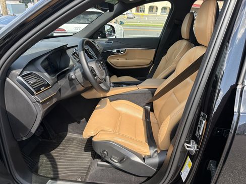 Certified 2024 Volvo XC90 B6 Ultimate w/ Protection Package Premier AWD/4WD image 5