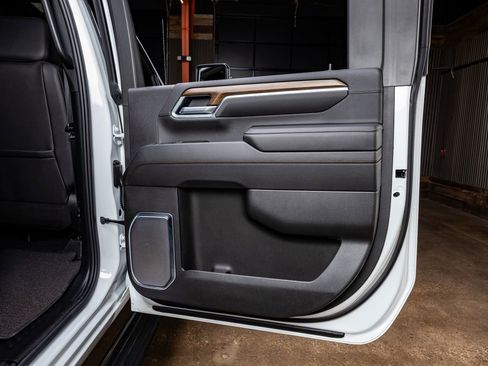 Used 2025 Chevrolet Silverado 2500 High Country w/ LPO, Dark Essentials Package image 39