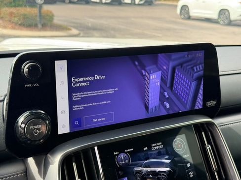 Certified 2025 Lexus LX 700h Luxury image 7