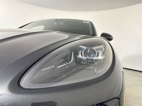 Certified 2021 Porsche Macan S image 11